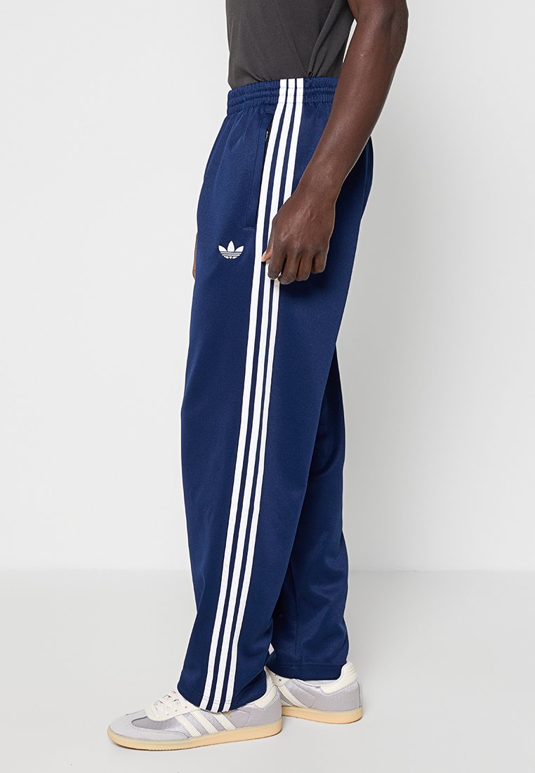 adidas Originals REGULAR FIT