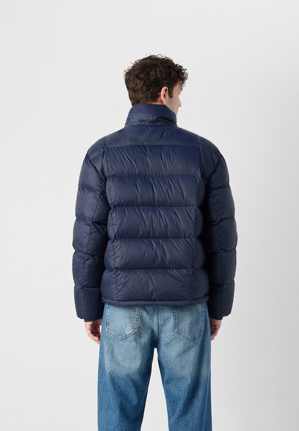 Calvin Klein DETACHABLE HOOD