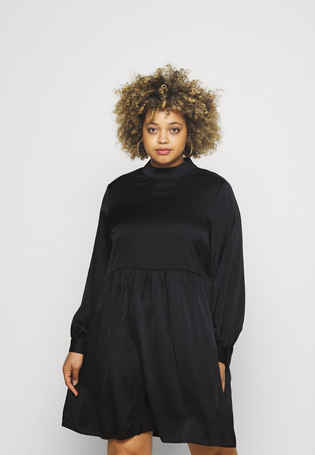EVOKED VILA VIOLINEA HIGHNECK DRESS