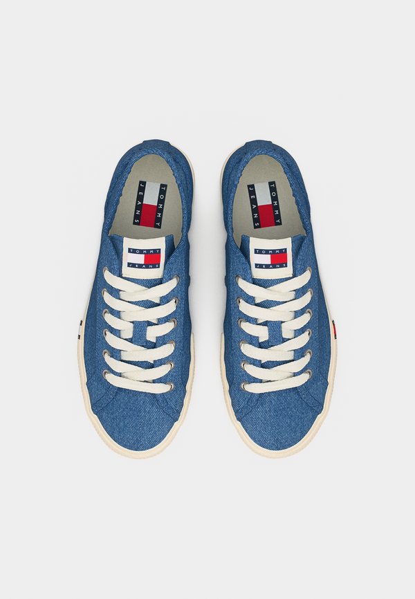 Tommy Jeans ARCHIVE FLAG STRIPE WASHED DENIM TRAINERS
