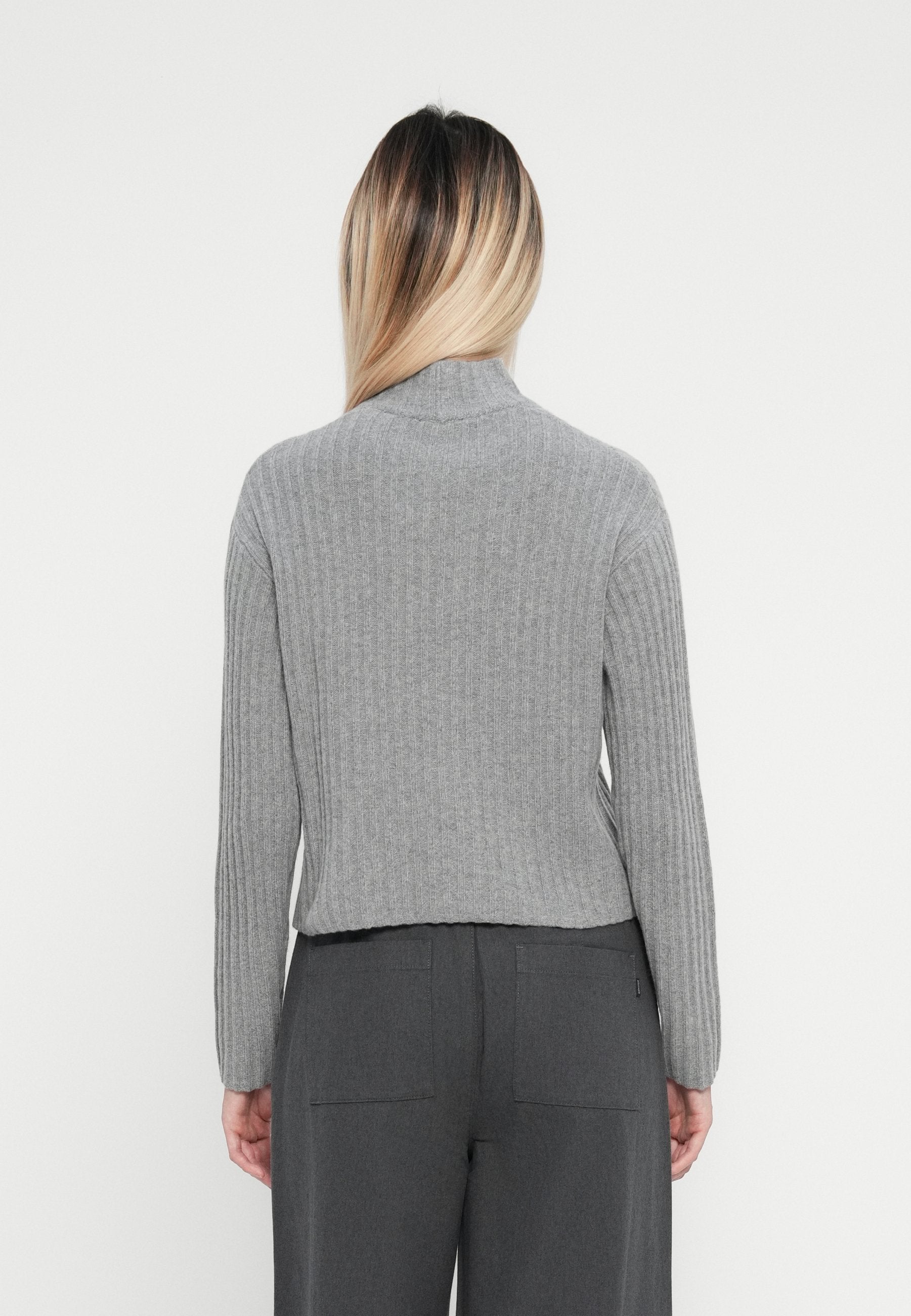 DOCKERS BOXY MOCK NECK