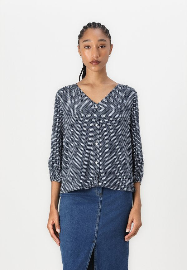TOM TAILOR PRINTED V NECK - Blouse - navy geometrica