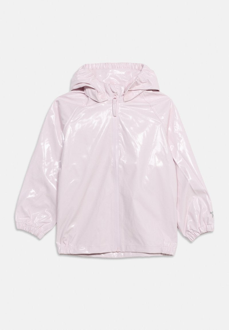 Hellrosa glänzende Kinder-Regenjacke mit Kapuze, langen Ärmeln, Frontreißverschluss sowie elastischen Bündchen und Saum.