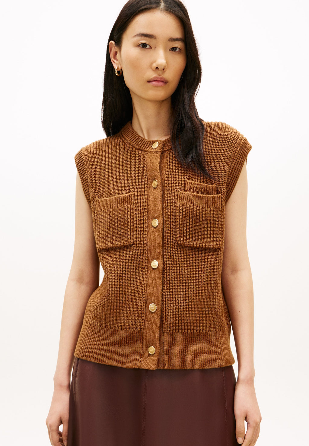 GOLD-TONE BUTTON RIB-KNIT VEST Media 3