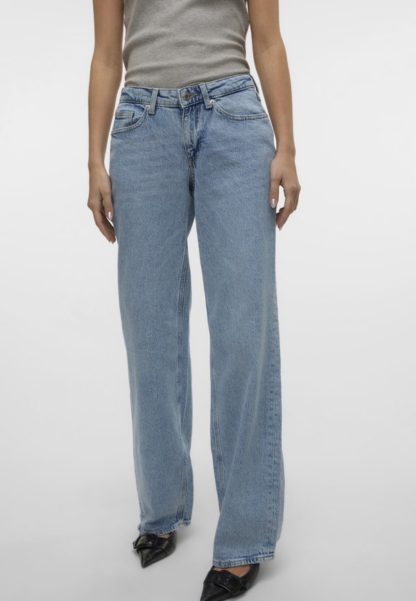 Vero Moda Wide-fit VMVANESSA Low rise Wide Leg Fit - Flared Jeans - light blue denim