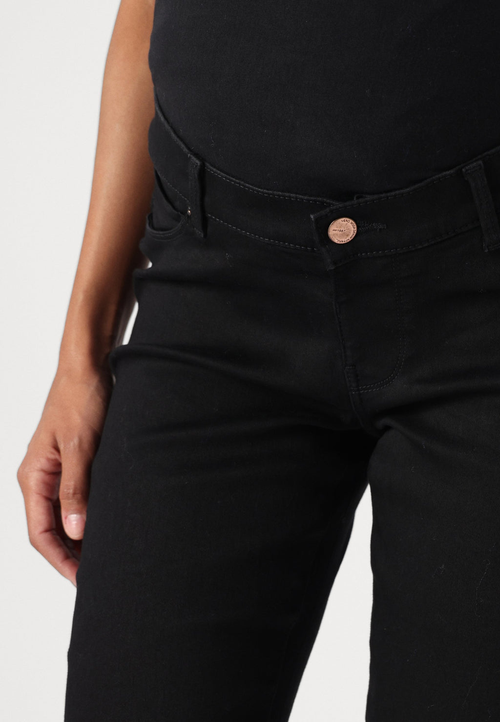 Vero Moda Maternity Skinny fit maternity Zip detail at leg opening