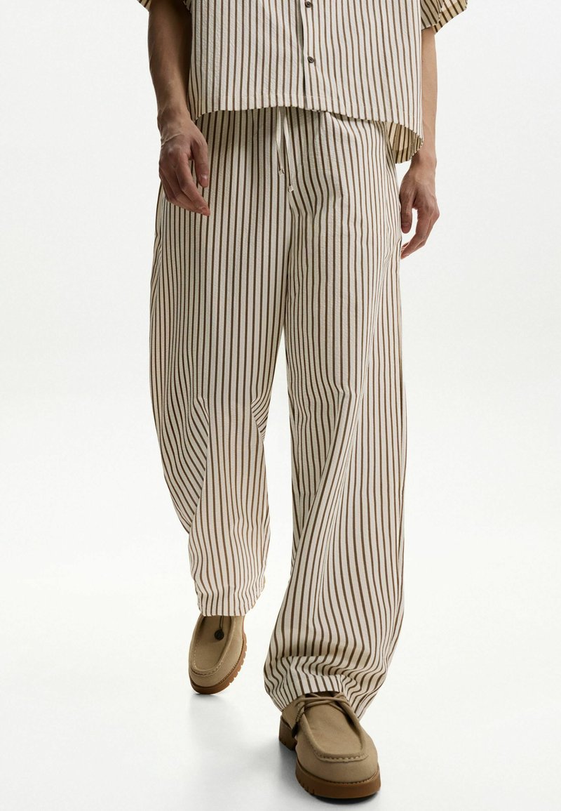 Bershka Stoffhose Media 1