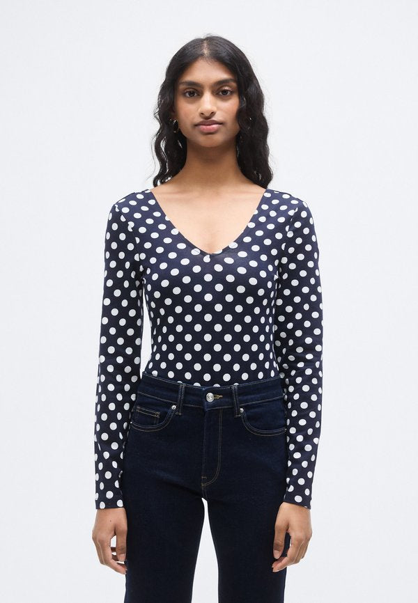 ONLY Petite ONLLIVE LOVE V NECK