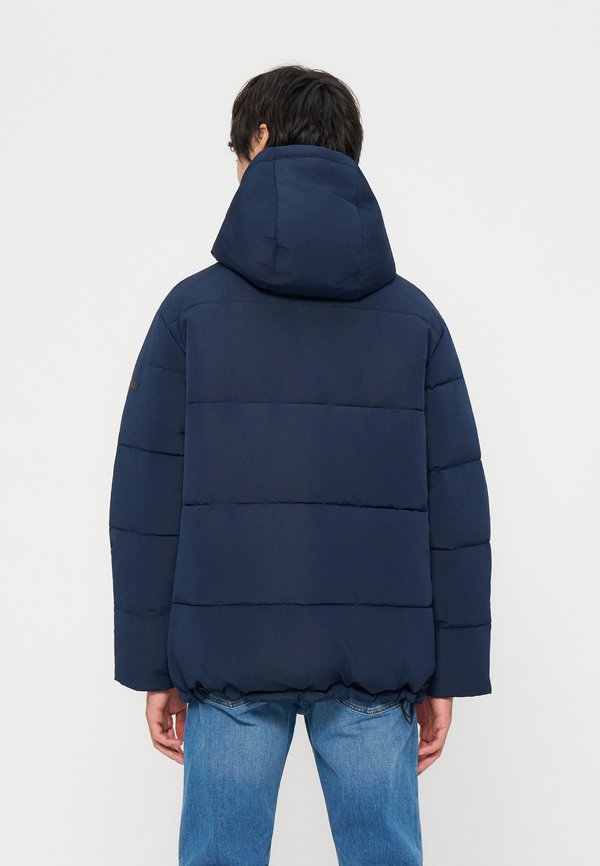 EA7 Emporio Armani
