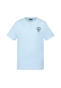 Hellblaues T-Shirt mit kurzen Ärmeln, kleinem schwarzem "Custom Biker Schott"-Logo auf der linken Brustseite und Rundhalsausschnitt.