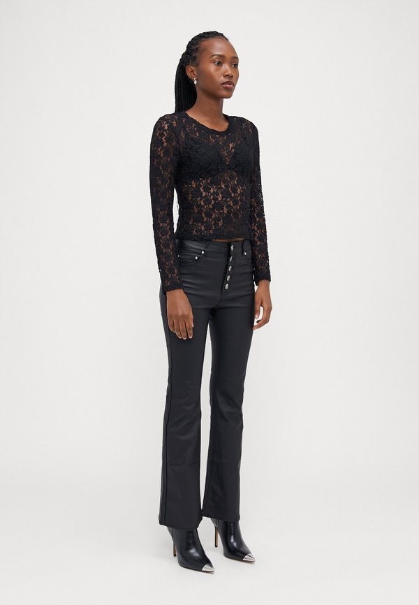ONLY Petite ONLRUBY O NECK BOX