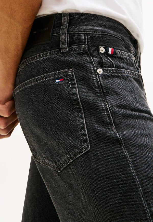 Tommy Hilfiger DOVER WHISKERED REGULAR STRAIGHT LEG BLACK JEANS