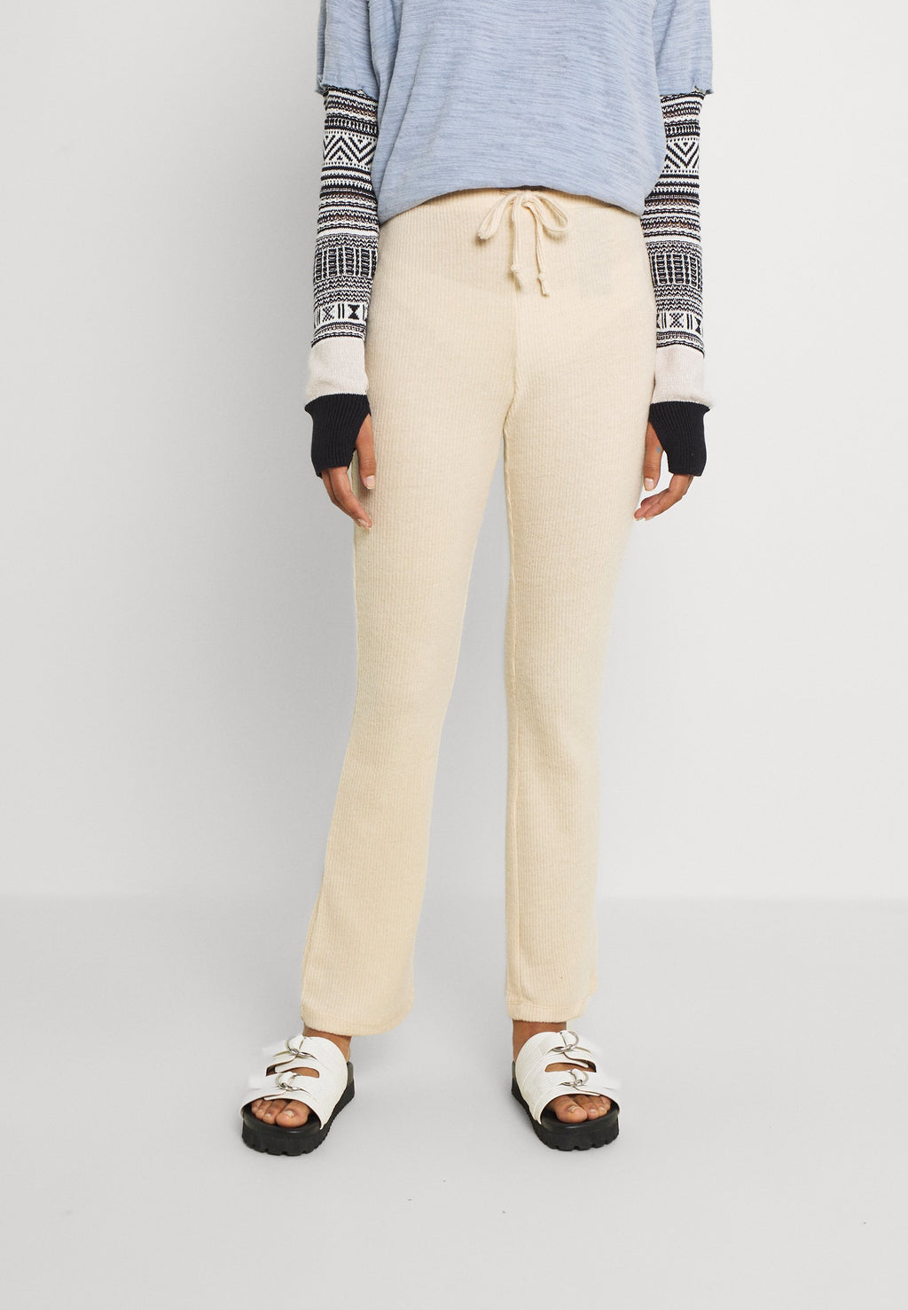 Pieces PCCIRCLE FLARED PANT