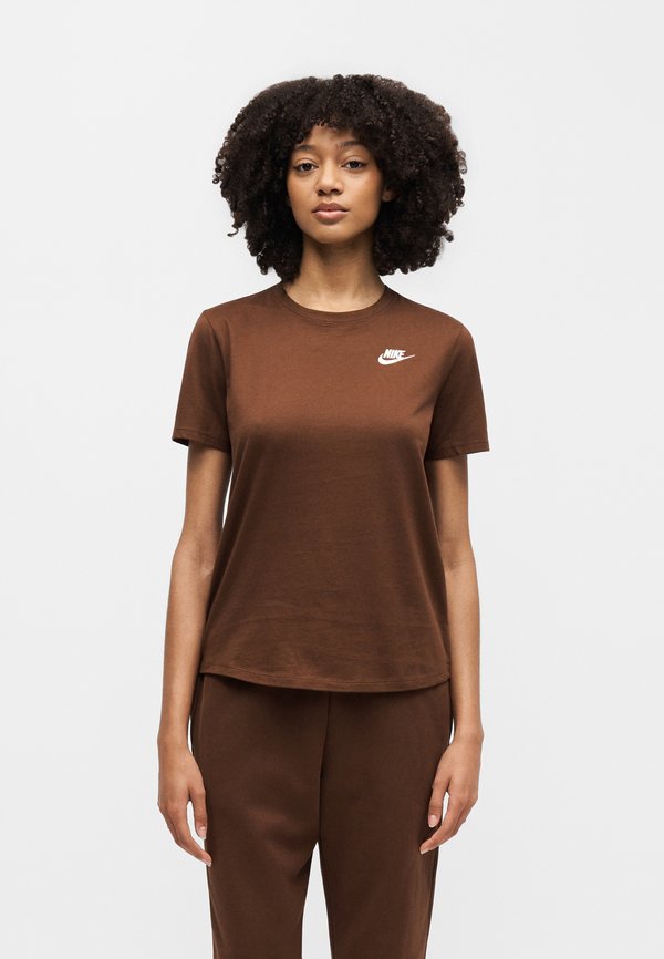 Nike Sportswear CLUB TEE - Basic T-shirt - cacao