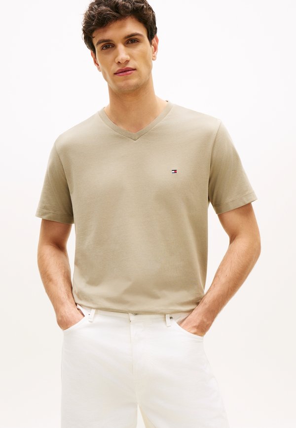 Tommy Hilfiger ESSENTIALS TEE - Basic T-shirt - keystone