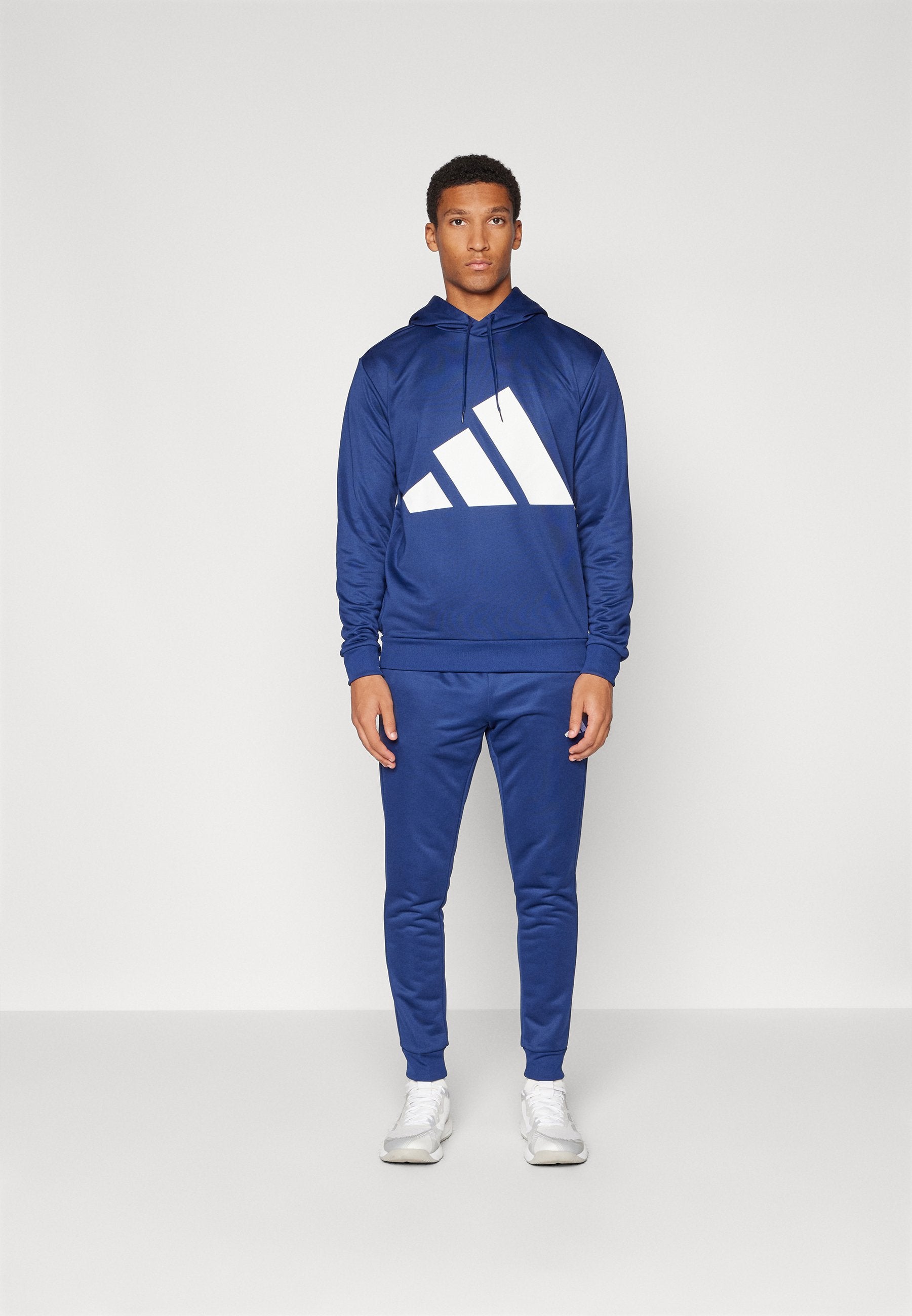 adidas Sportswear BIG LOGO