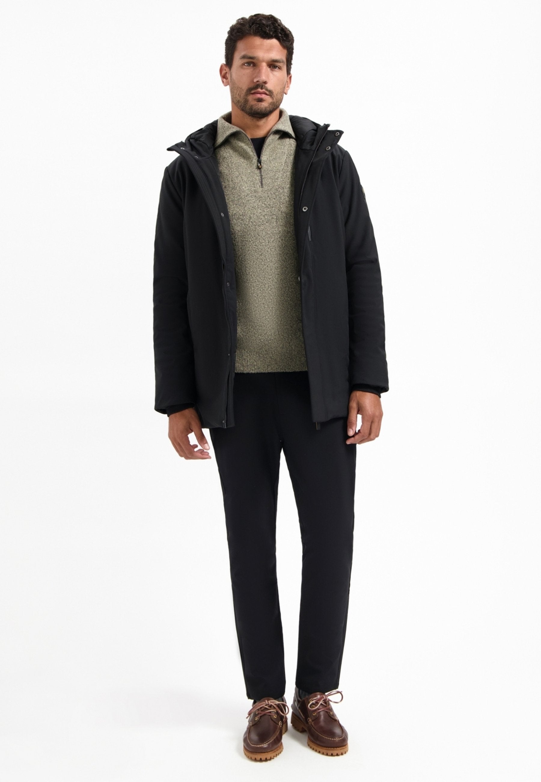 WING COLLAR  Media 2