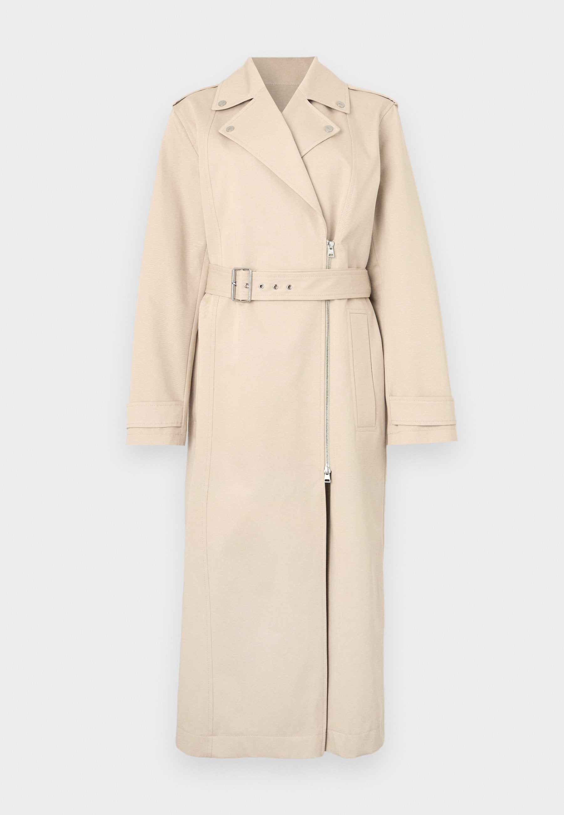 Beige Trenchcoat mit einem doppelt breiten Design, Reißverschluss, tailliertem Gürtel und Seitentaschen. Mit strukturierten Schultern und langen Ärmeln.