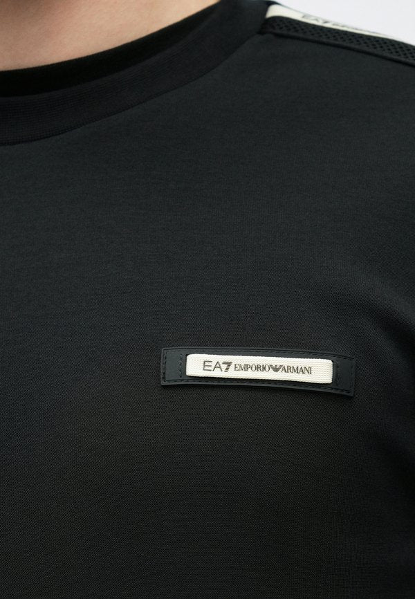 EA7 Emporio Armani TRAIN LOGO SERIES UNISEX