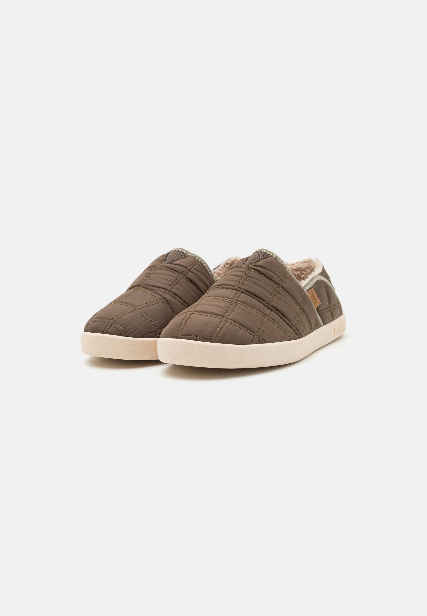 TOMS CAMDEN