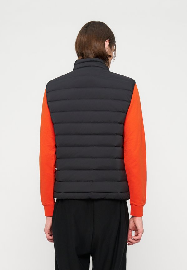 EA7 Emporio Armani