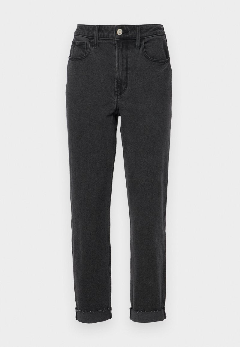 Schwarze Denim-Jeans mit hoher Taille, fünf Taschen und umgeschlagenen Säumen. Das Material ist dick mit einer glatten Textur und minimaler Ausbleichung.