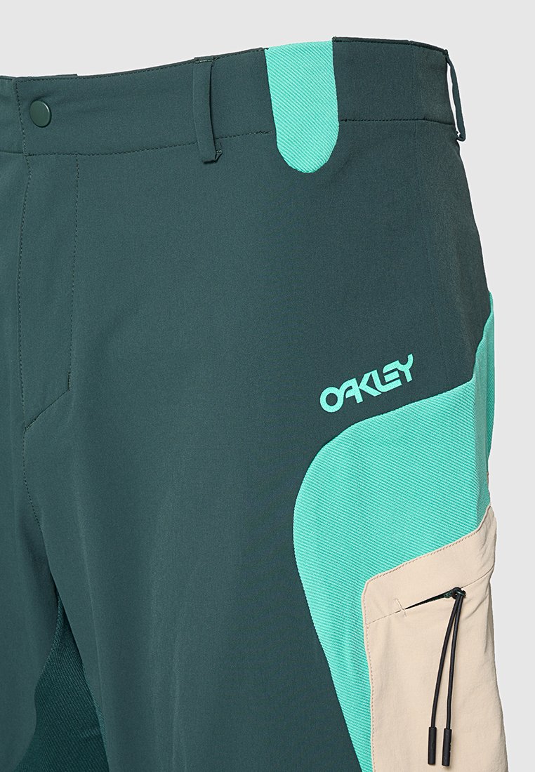 Oakley MAVEN