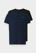 Zwei schlichte T-Shirts mit kurzen Ärmeln und Rundhalsausschnitt, eines in Marineblau mit kleinem "Tommy Jeans"-Logo auf der Vorderseite, das andere in Schwarz, flach übereinandergelegt präsentiert.