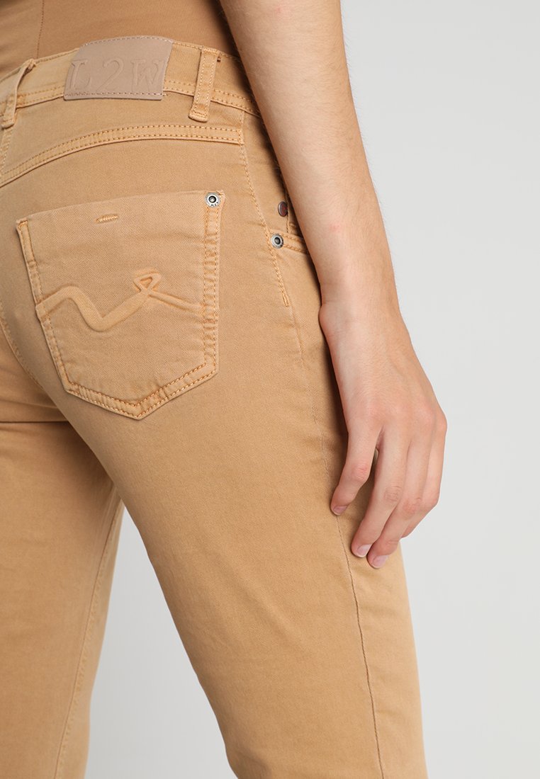 LOVE2WAIT PANTS SOPHIA