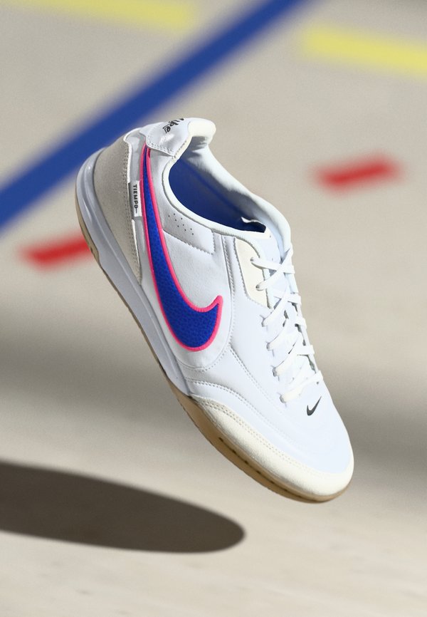 Nike Performance TIEMPO STREETGATO IC UNISEX - Indoor football boots - white/racer blue/pink blast