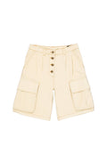 Beige Cargo-Shorts mit hoher Taille, vier Knöpfen vorne, zwei großen Klappentaschen an den Seiten und schrägen Seitentaschen.