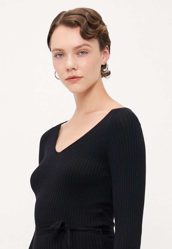 Vero Moda Tall VMSABA V NECK BELT DRESS