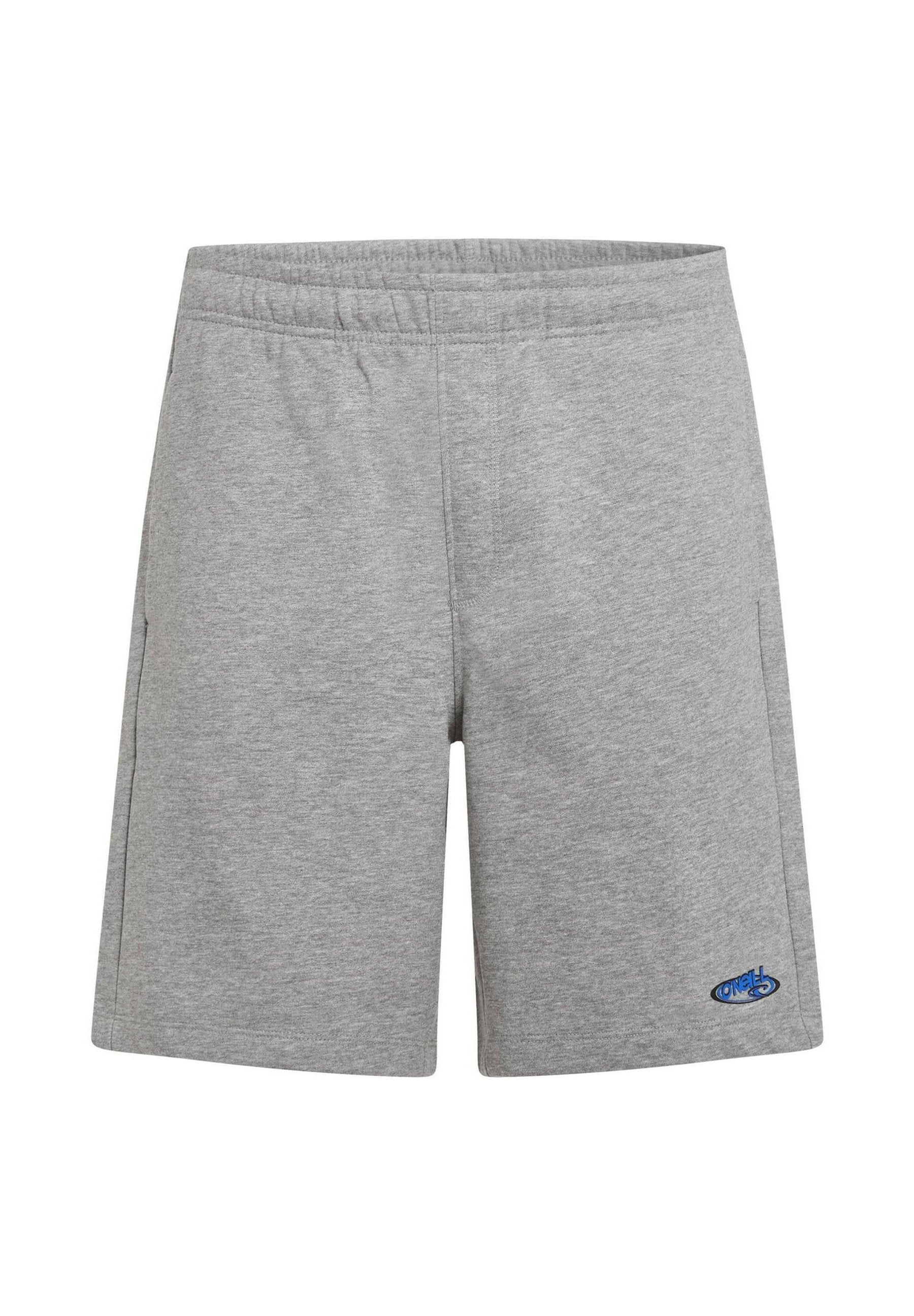 Graue Stoffshorts mit elastischem Bund, Seitentaschen und einem kleinen blauen Logo unten rechts. Weiche Textur, lässiges Design.