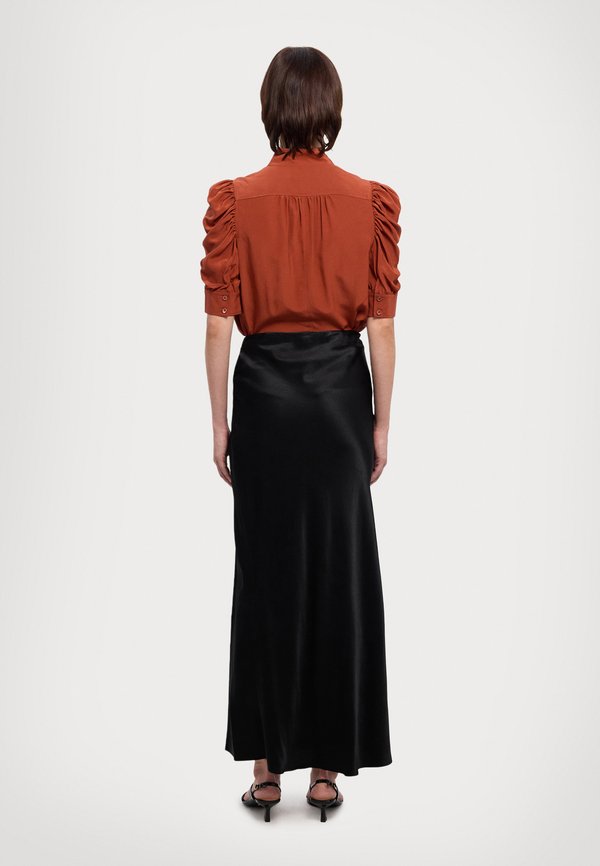 Materiel WIDE SLIT MAXI SKIRT