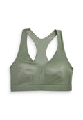 Olivgrüner Sport-BH mit V-Ausschnitt, breiten Trägern und Racerback-Stil. Hergestellt aus glattem, elastischem Stoff mit einem elastischen Saum.
