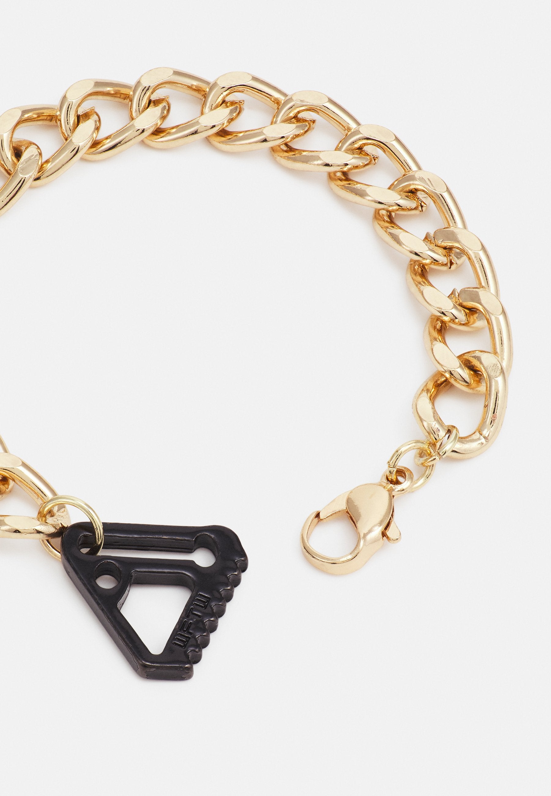 Wild For The Weekend FIXTURE CLASP CLOSURE BRACELET