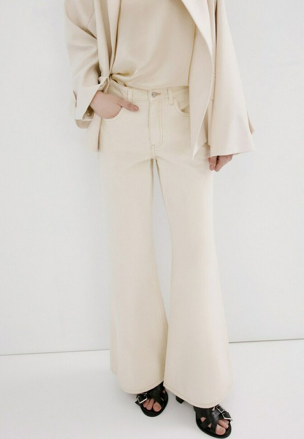 Mango Flared Jeans - off-white