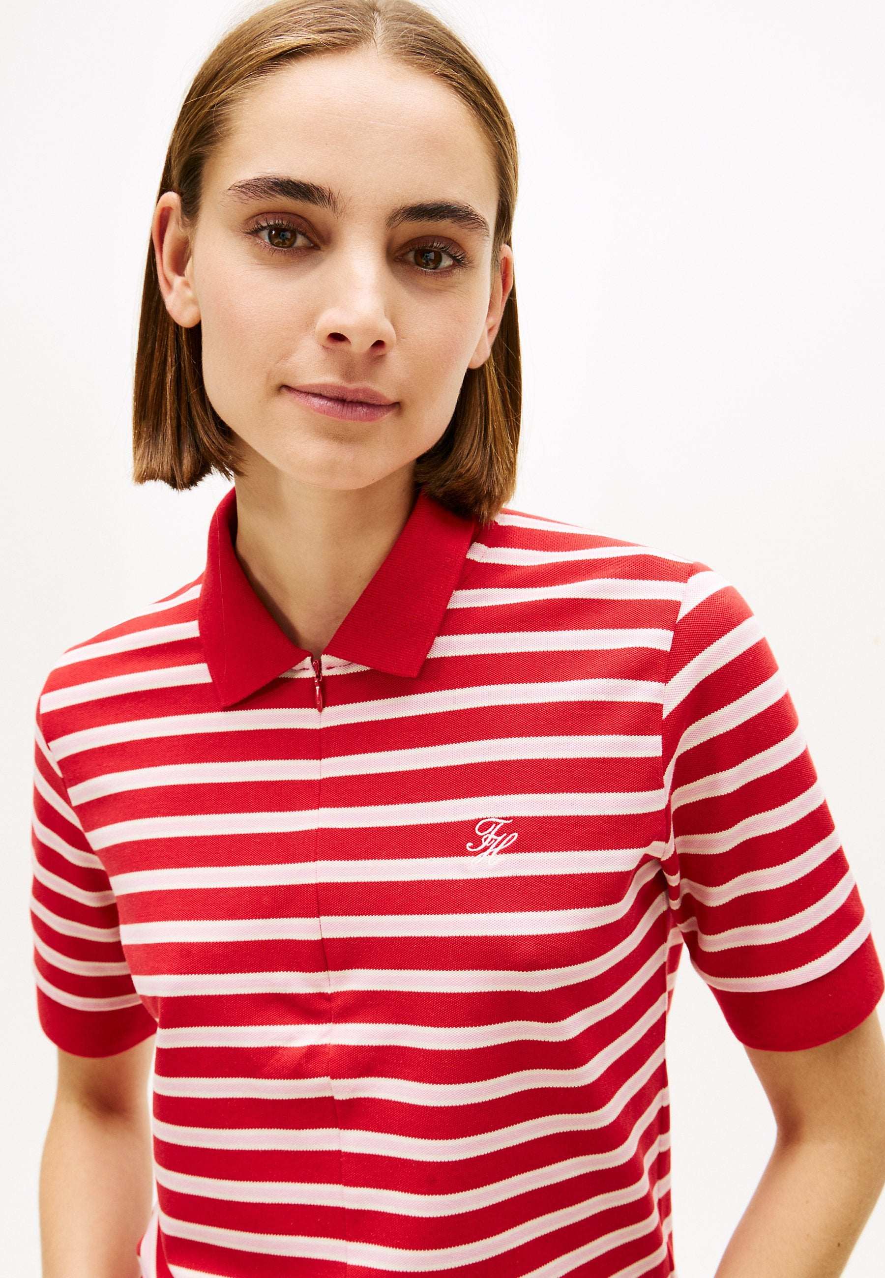 REGULAR FIT PIQUE ZIP POLO SHIRT Media 5
