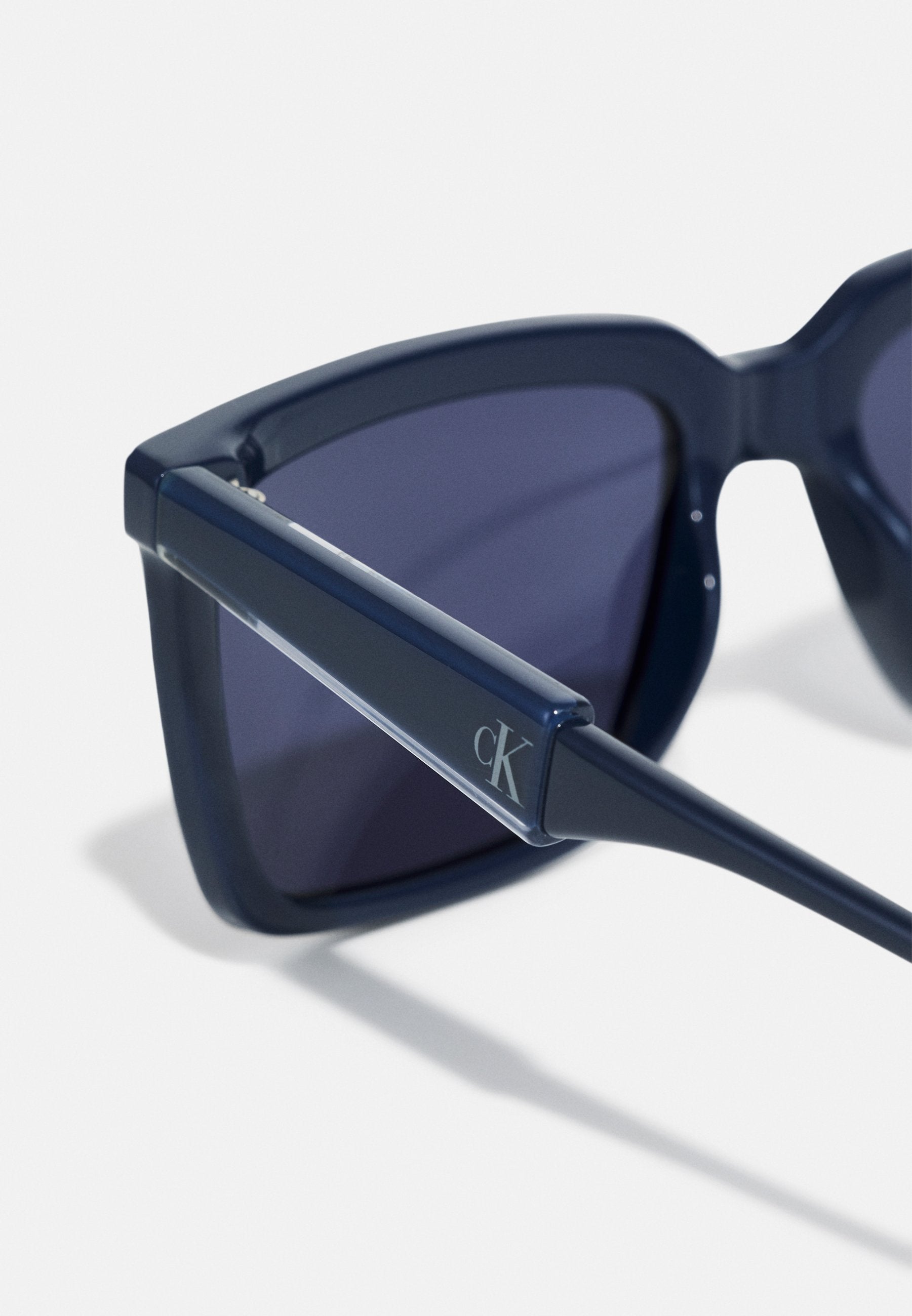Calvin Klein Jeans Sonnenbrille Media 3