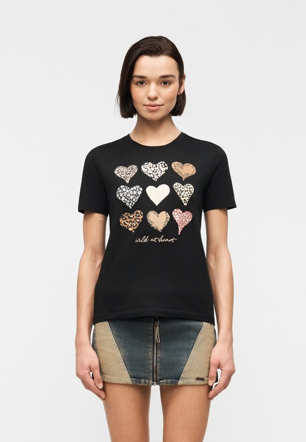 ONLY ONLFREEZE LIFE HEART TEE - Print T-shirt - black