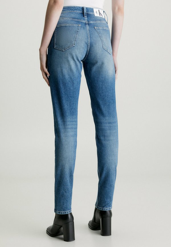 Calvin Klein Jeans MOM