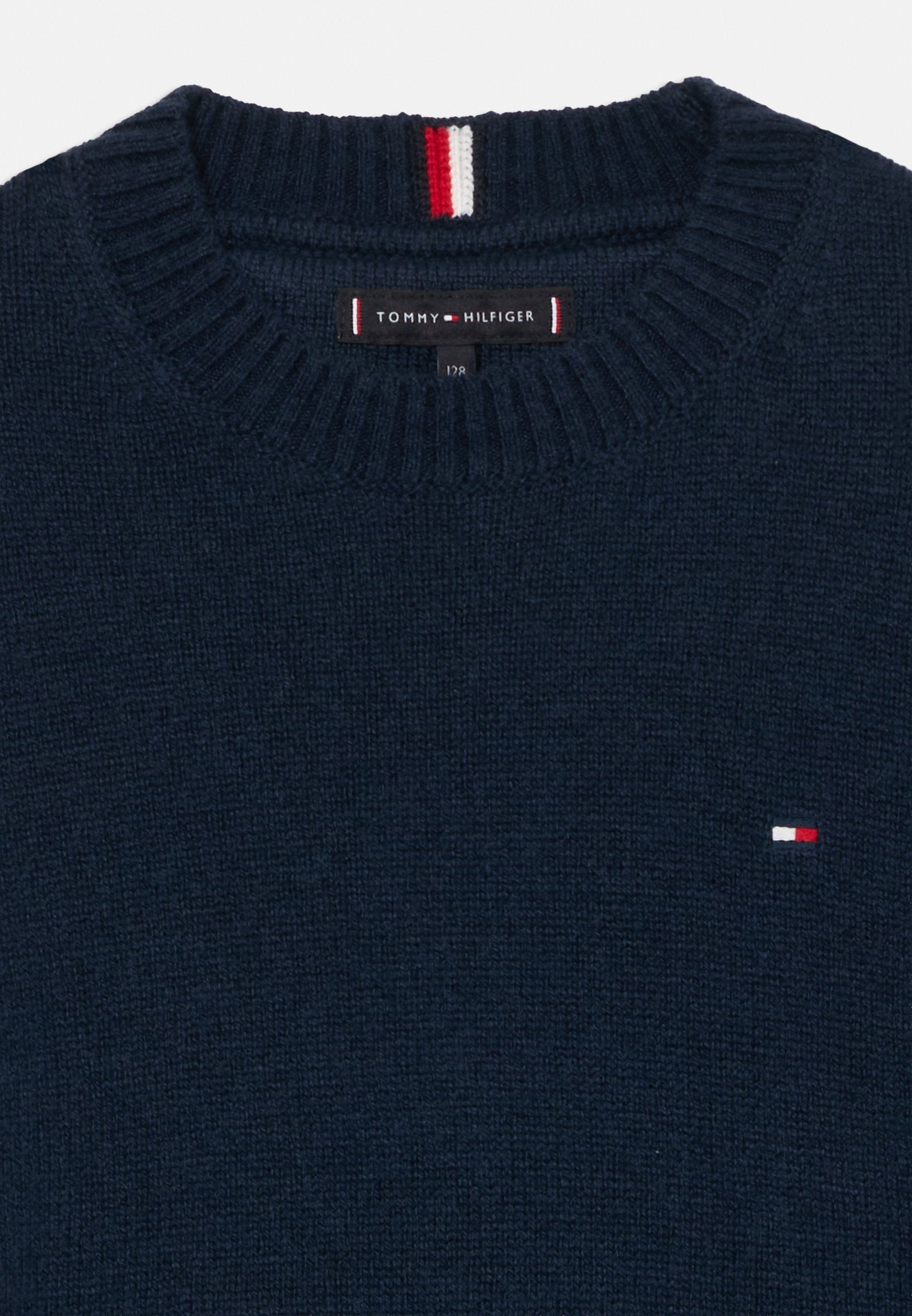 ESSENTIAL PURE LAMBSWOOL JUMPER Media 3