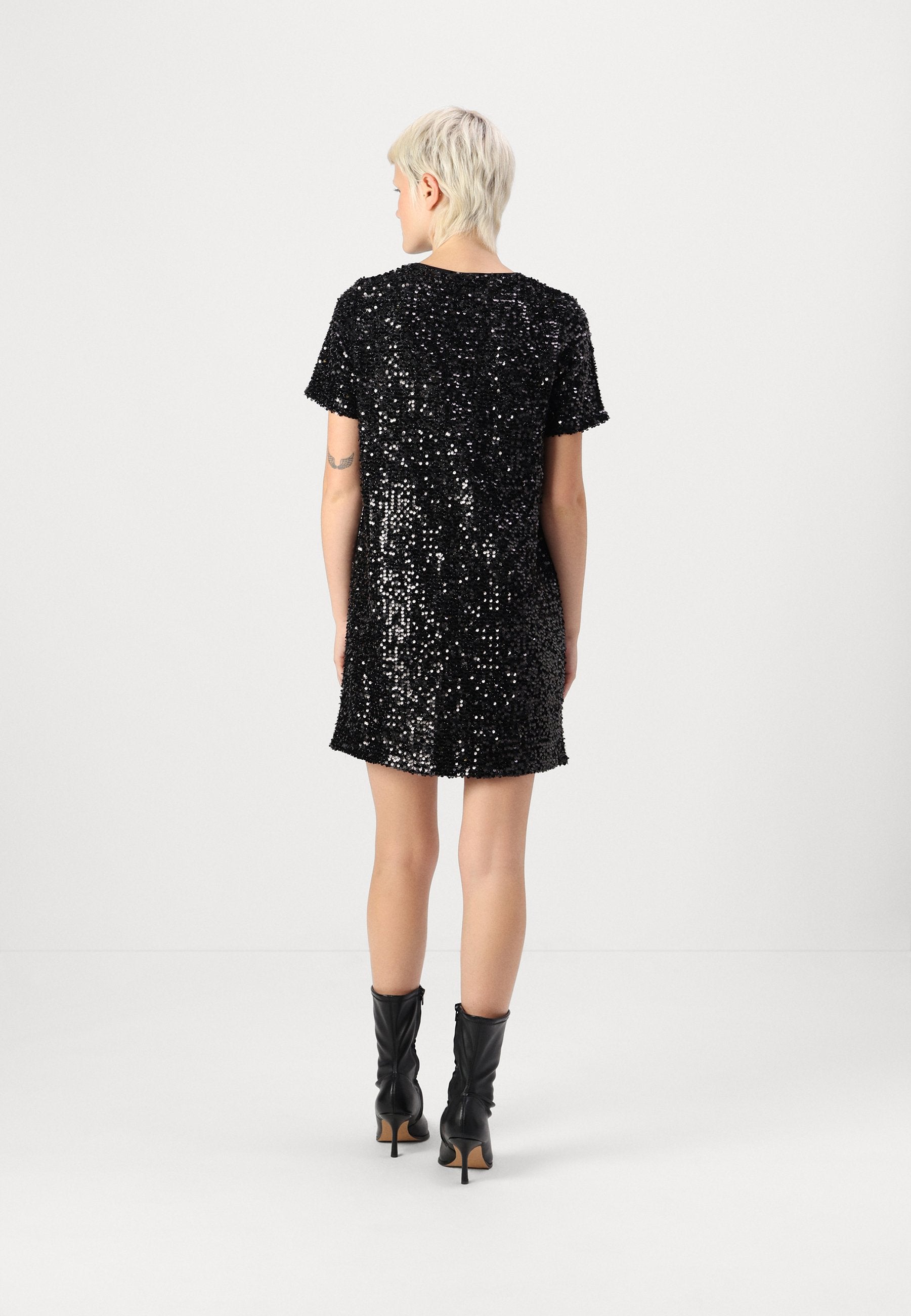 Pieces PCSERENA O-NECK DRESS