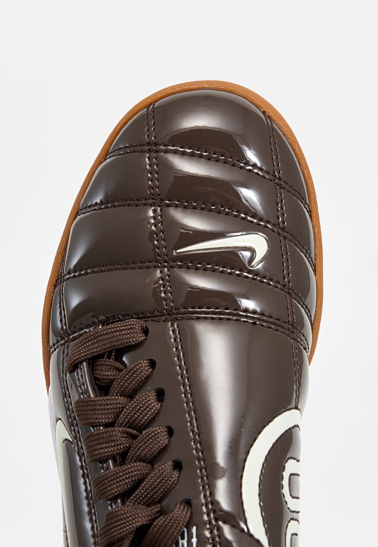 Nike Sportswear T90