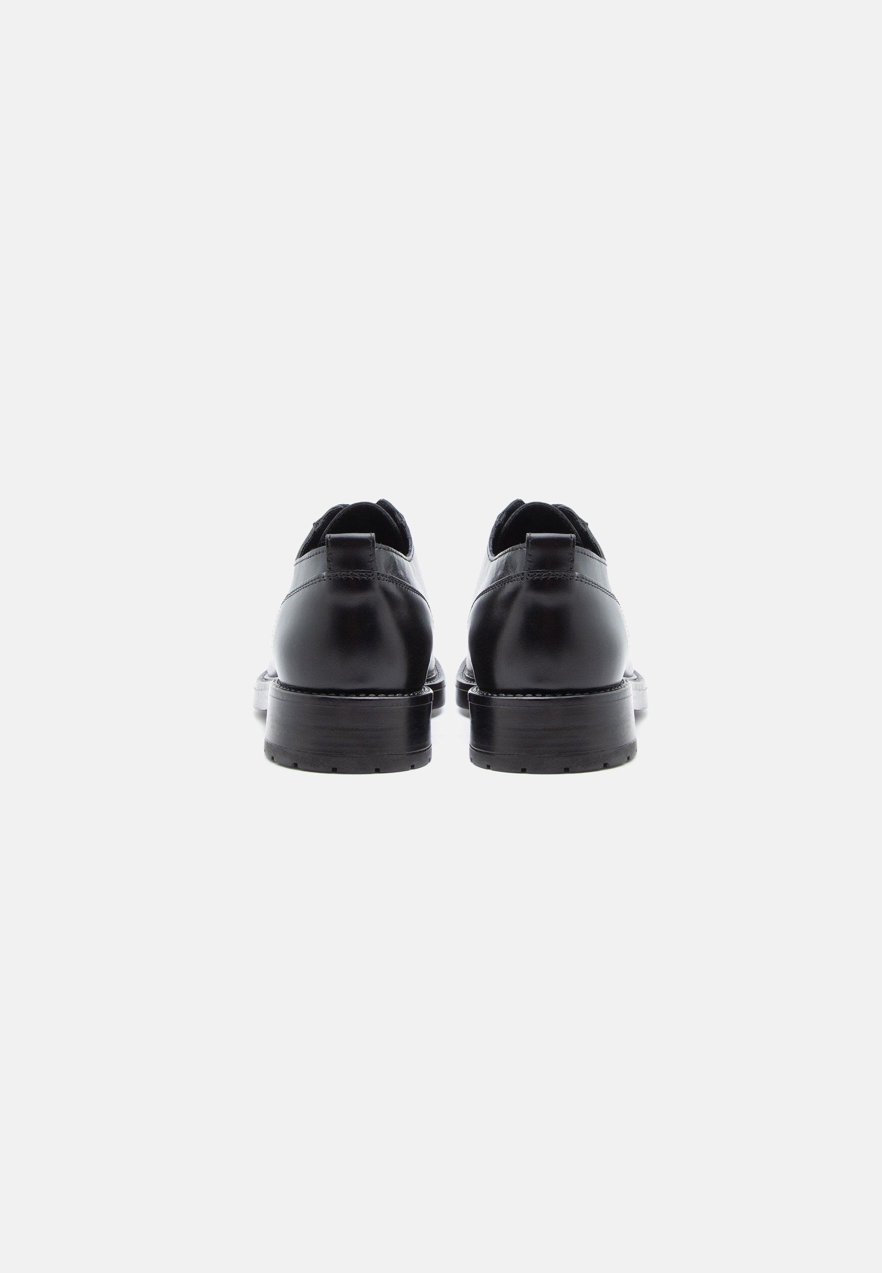 BLAKE BROOCH KEEPER SHOE Media 3