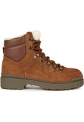 Braune Wildleder-Wanderschuhe mit einem tanfarbenen Lederknöchel, Kunstfellfutter, Metallösen, braunen Schnürsenkeln und einer robusten Sohle für guten Grip.