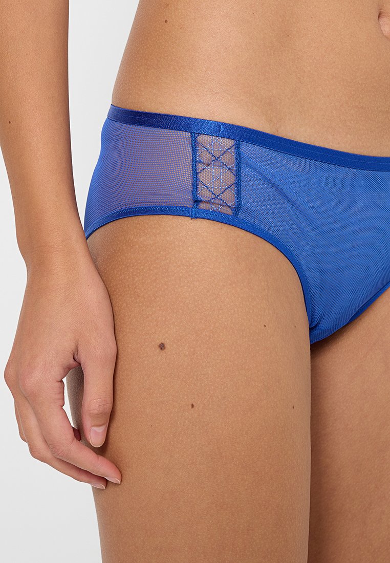 Triumph PALINA COSMIC HEARTBEAT HIPSTER