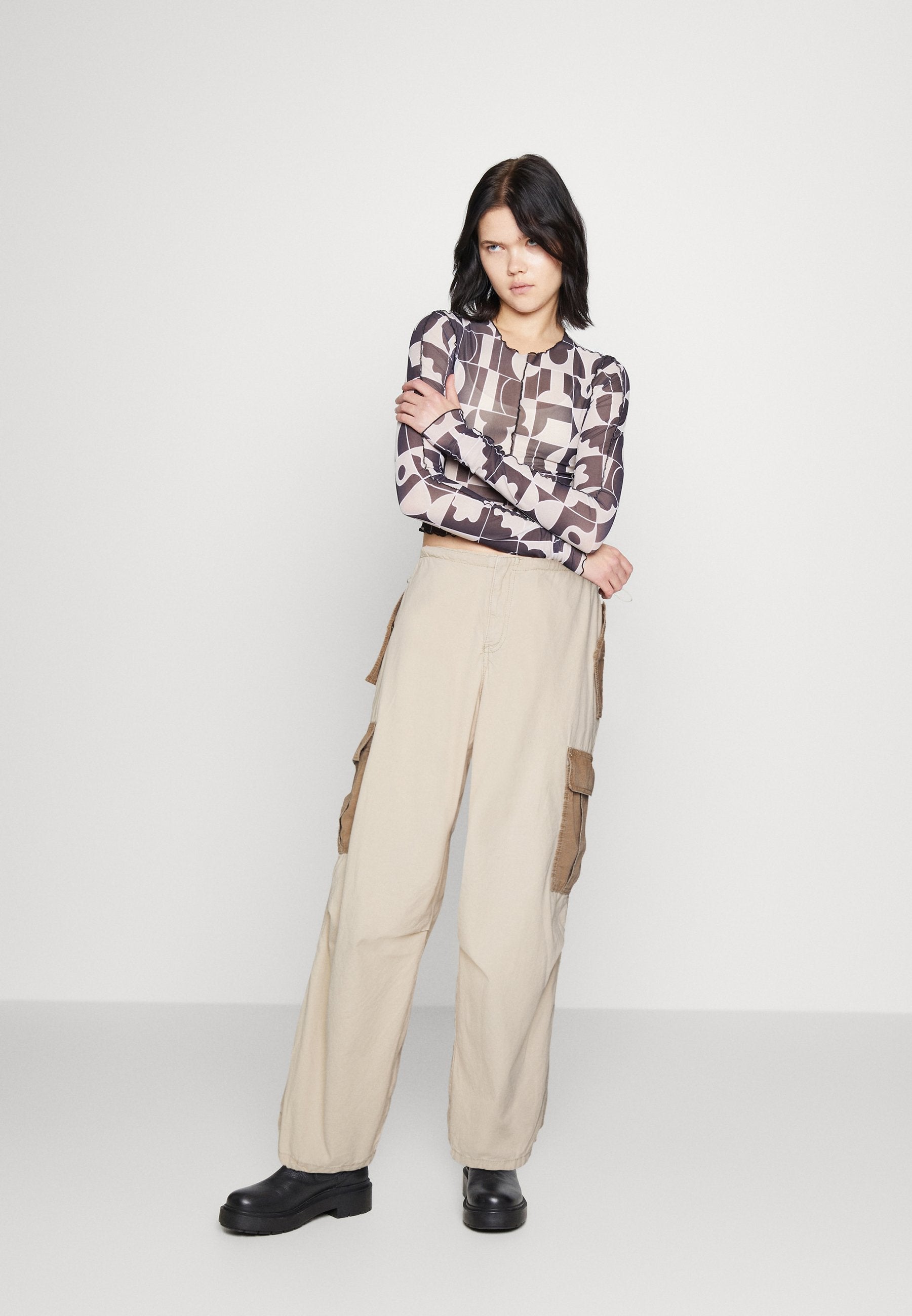 BDG Urban Outfitters CONTRAST