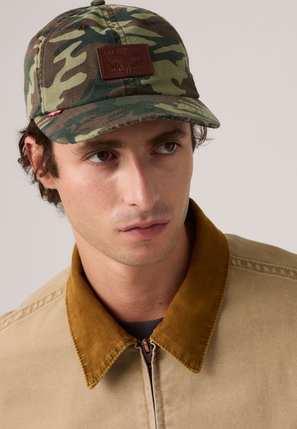 Levi's® RELAXED DAD HERITAGE UNISEX - Cap - phalarope camouflage print  demitasse
