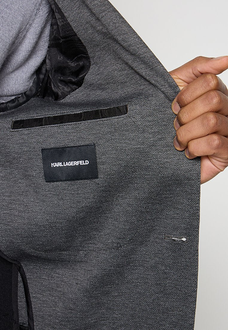 SLIM FIT Media 8